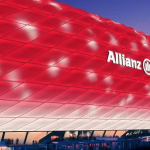 开云体育中国-法兰克福三后卫体系发挥稳定防守出色，法兰克福队长是谁